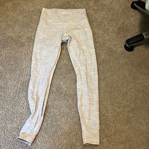 Lululemon 28” wonder under heathered gray
